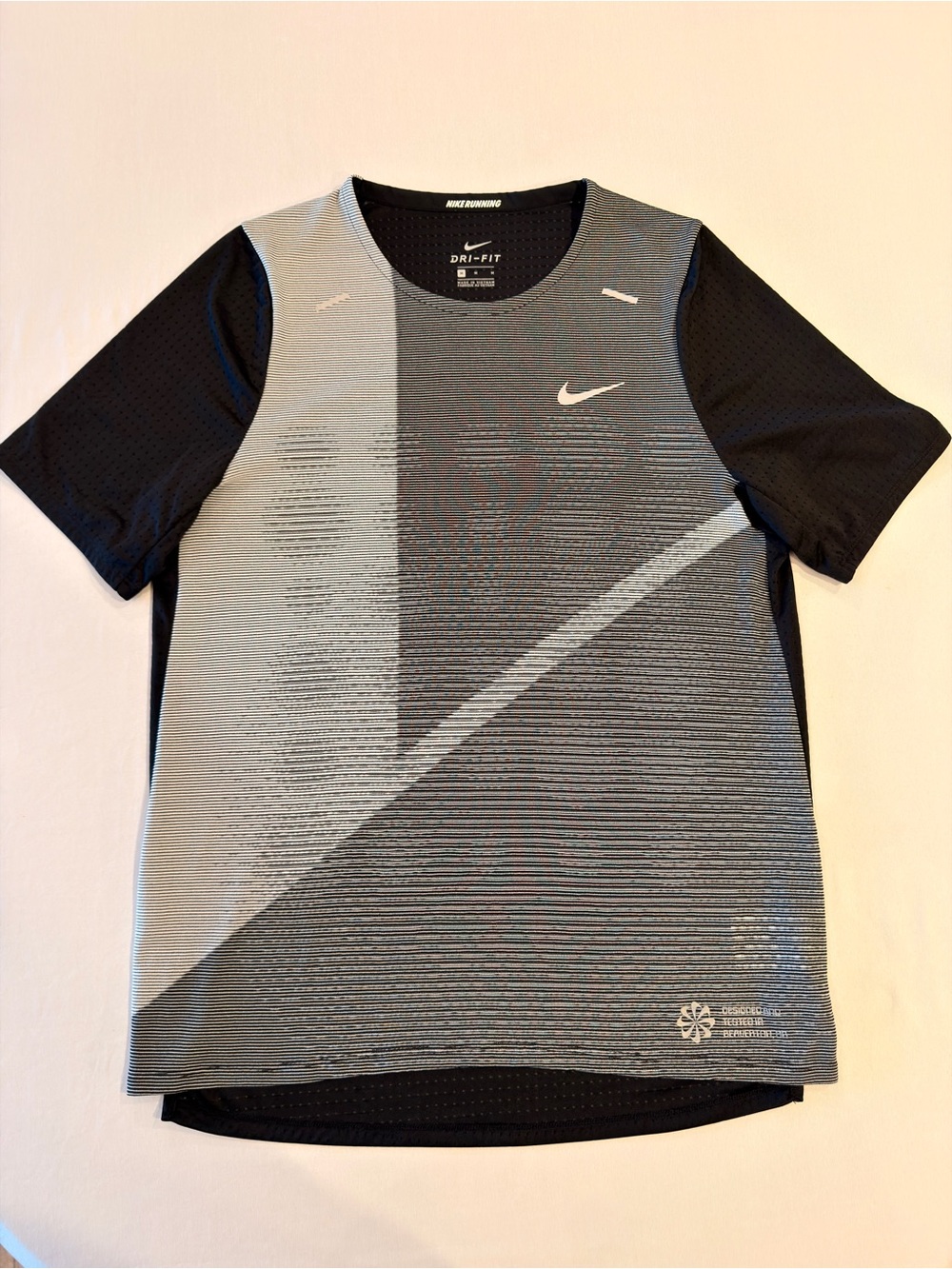 Nike Running Dri-FIT Colorblock Performance Top M